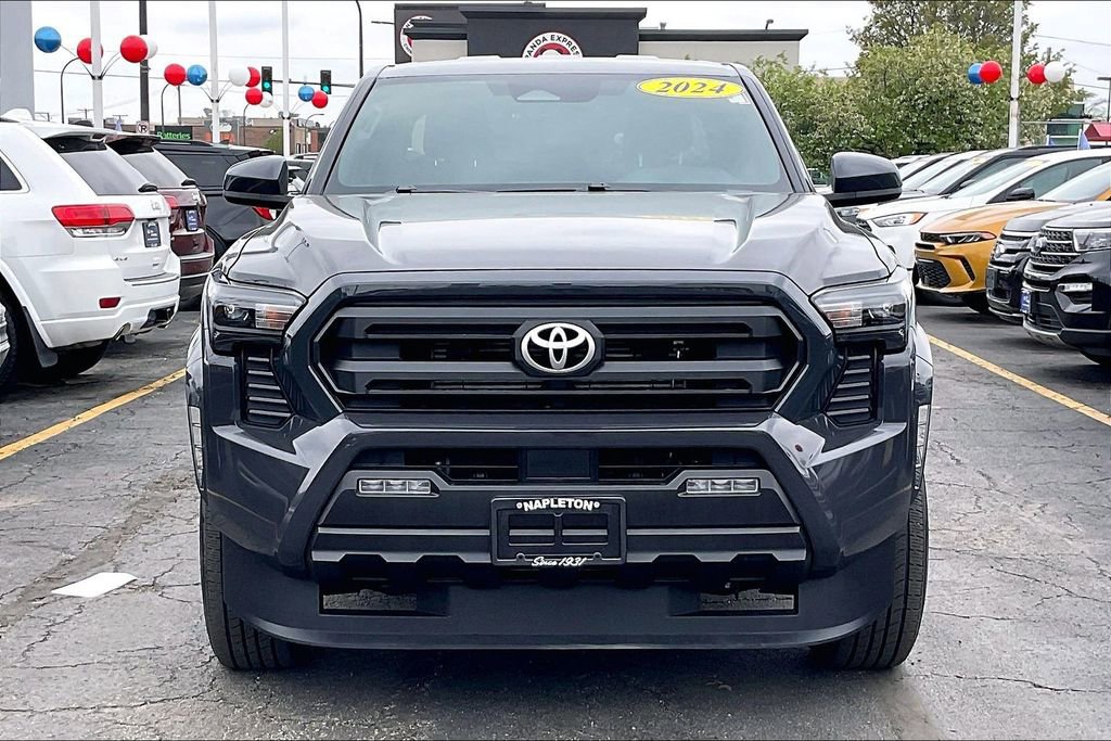 Used 2024 Toyota Tacoma SR5 AWD/4WD image 2