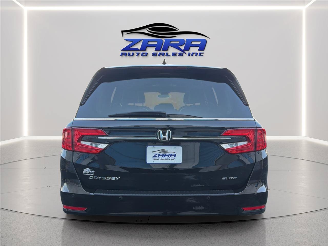 Used 2024 Honda Odyssey Elite image 6