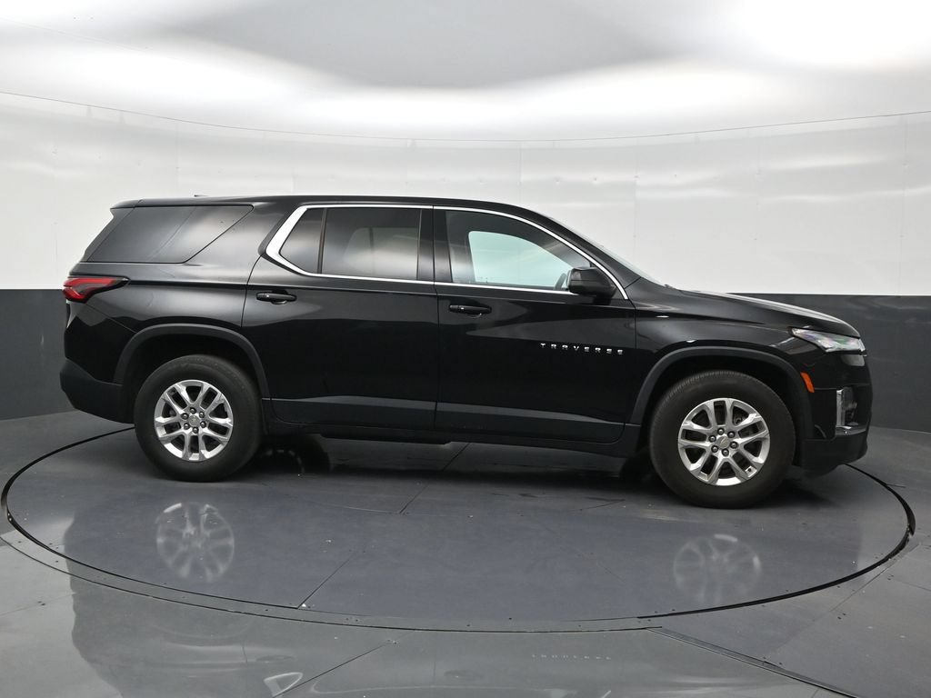 Used 2023 Chevrolet Traverse LS FWD image 6