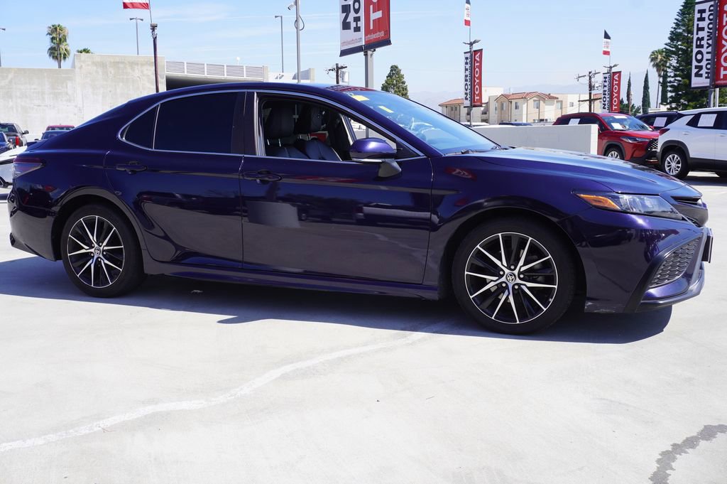 Used 2022 Toyota Camry SE w/ Convenience Package image 6