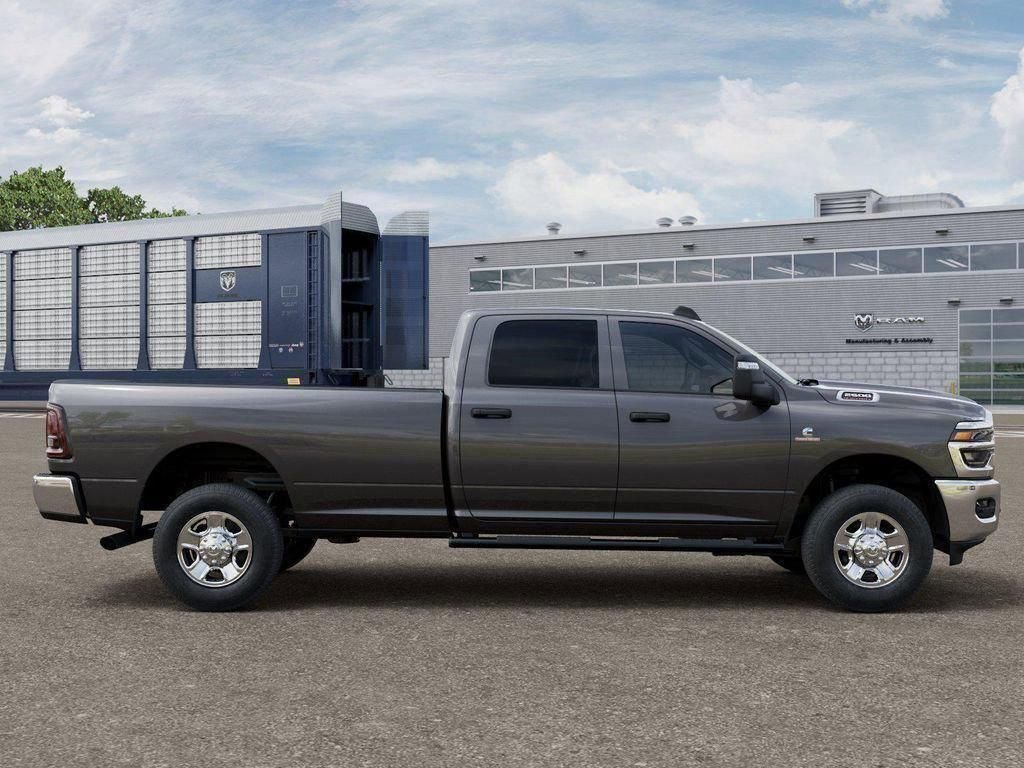 New 2026 RAM 2500 Tradesman AWD/4WD image 40
