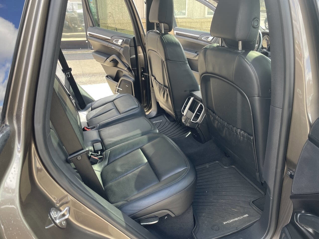 Used 2014 Porsche Cayenne image 21