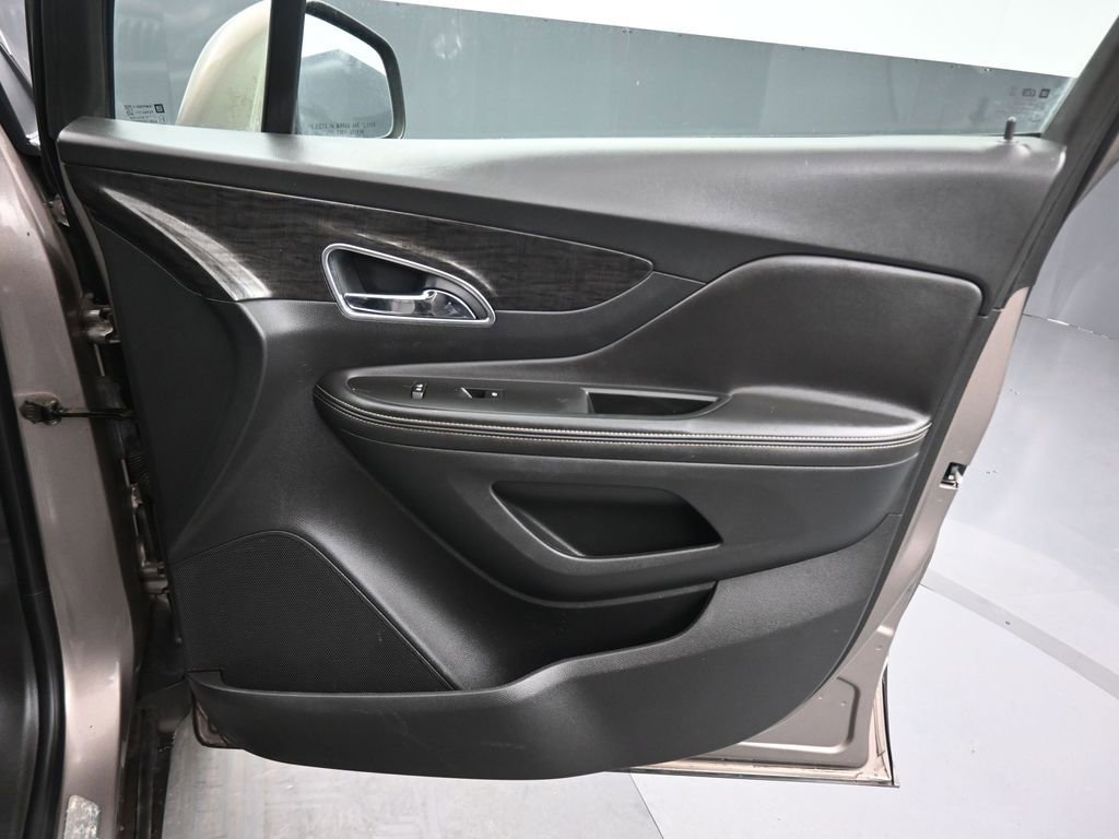 Used 2015 Buick Encore FWD image 37