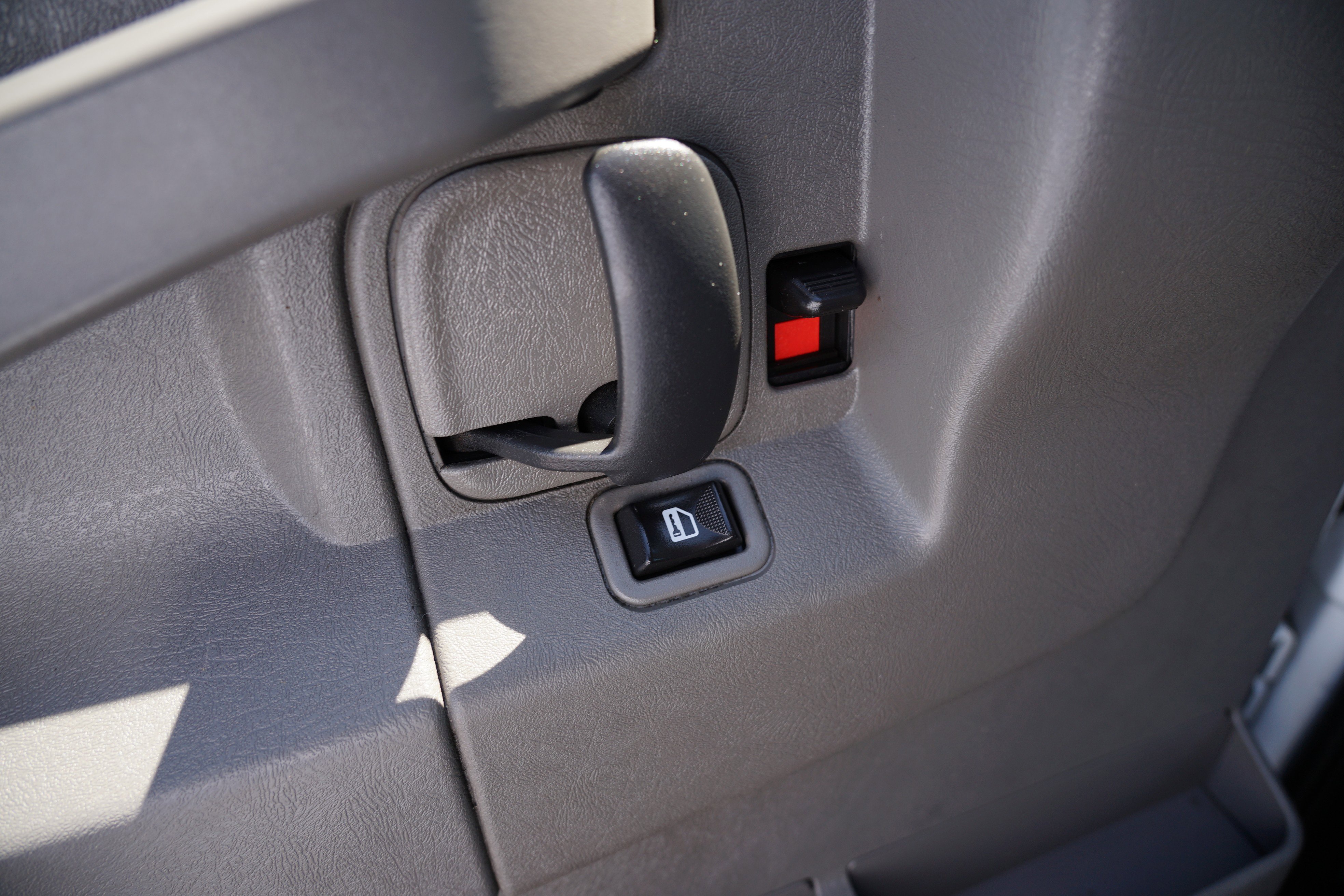 Used 2020 GMC Savana 3500 LS image 17