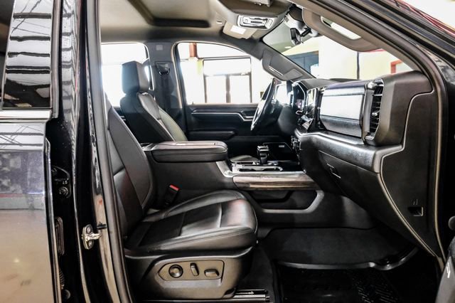Used 2022 Chevrolet Silverado 1500 LTZ w/ Technology Package image 32