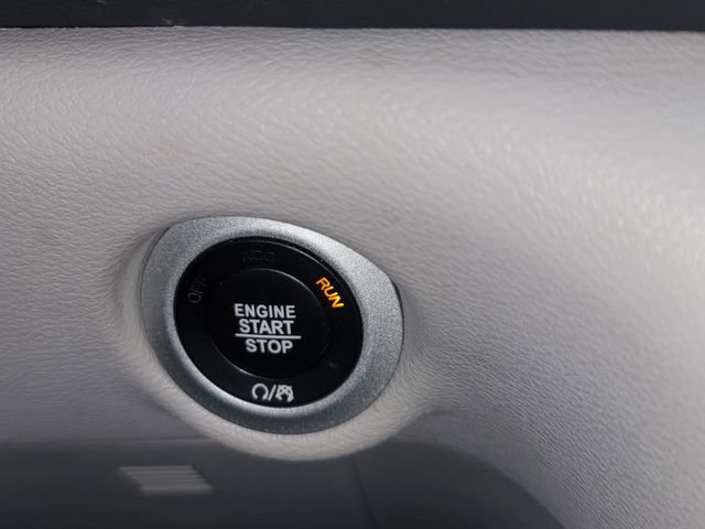 Used 2017 Chrysler Pacifica Touring-L image 18