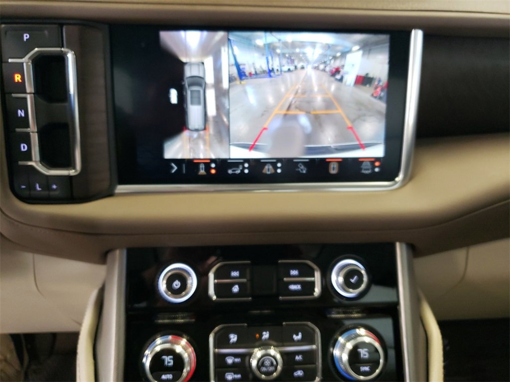 Used 2024 GMC Yukon XL Denali image 30