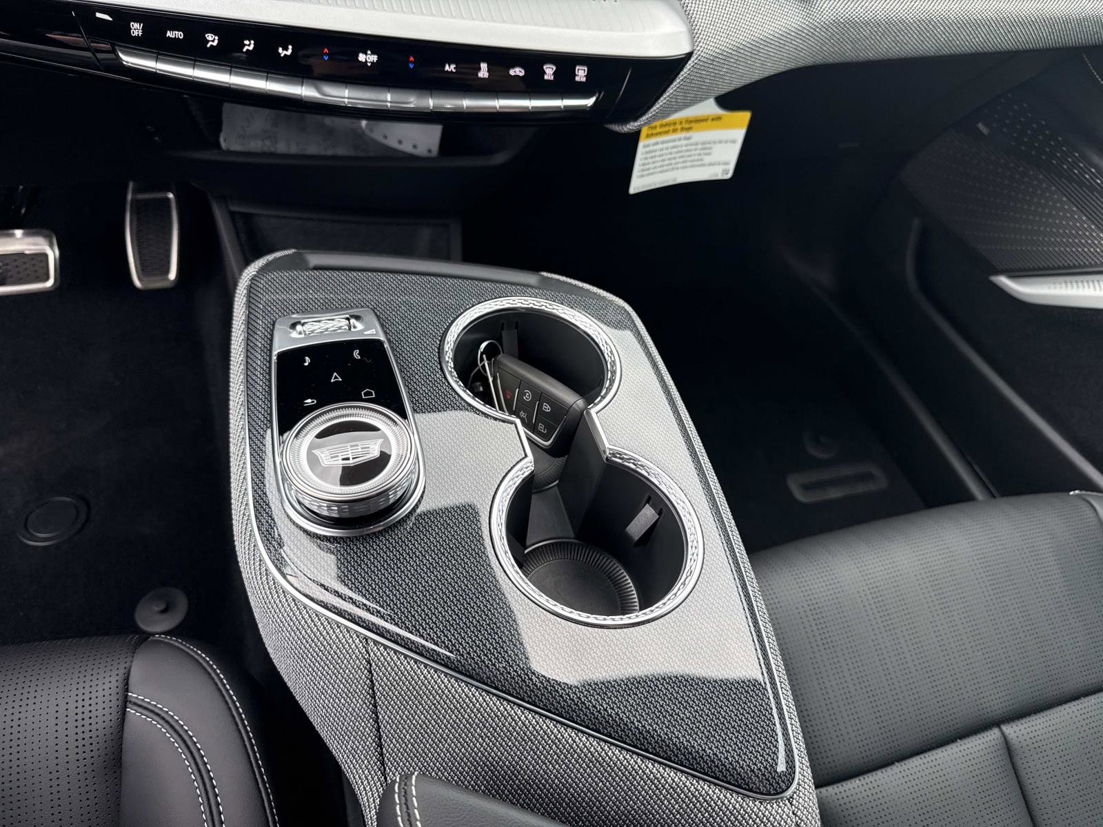 New 2026 Cadillac Optiq Luxury 2 image 29