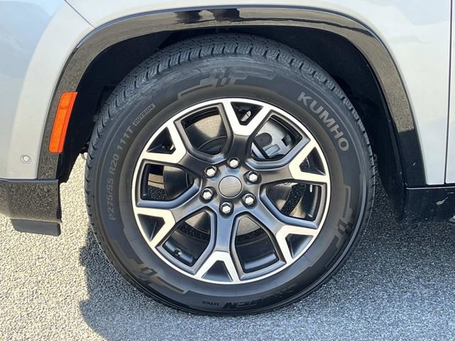 Used 2024 Jeep Wagoneer Series III AWD/4WD image 15