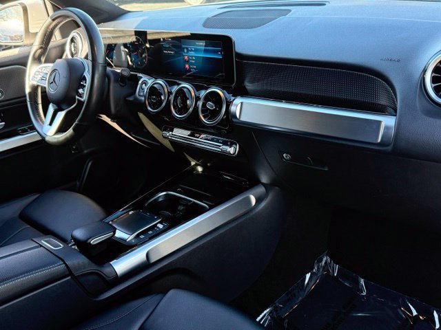 Used 2021 Mercedes-Benz GLB 250 4MATIC image 26