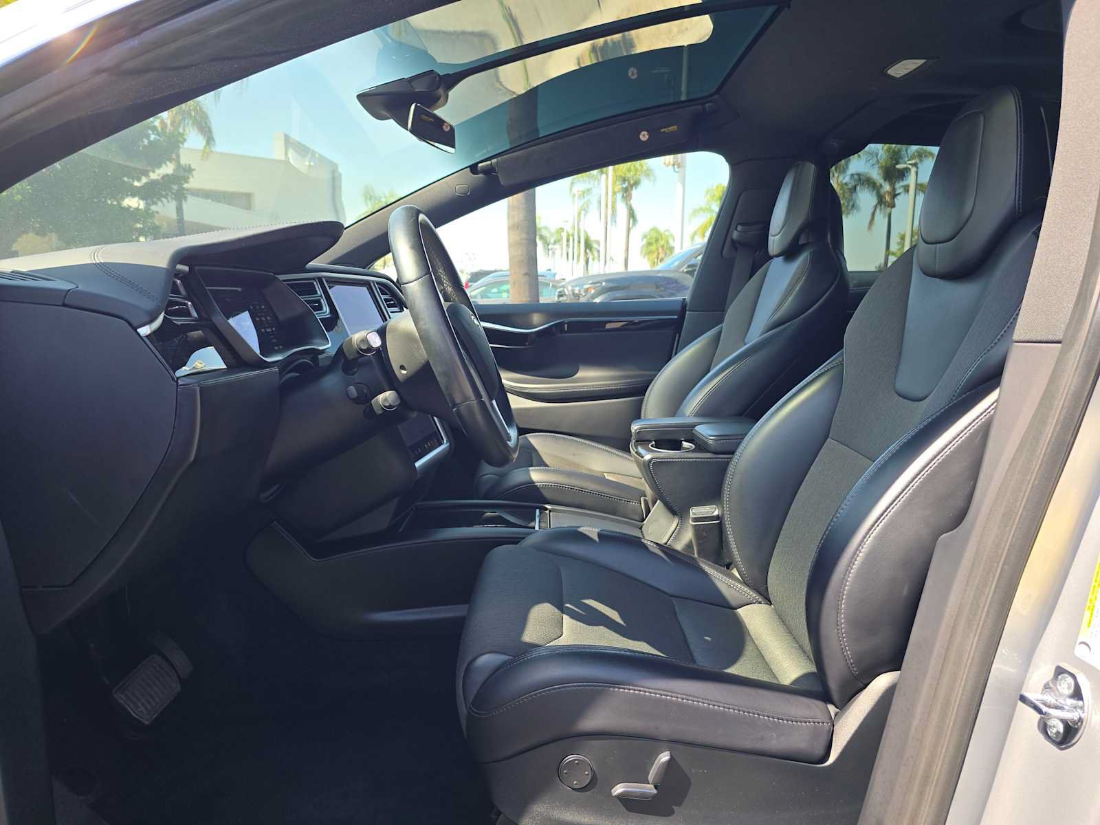 Used 2018 Tesla Model X 100D AWD/4WD image 22