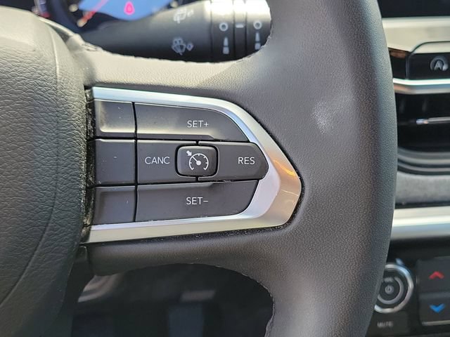 Used 2024 Jeep Compass Latitude AWD/4WD image 10