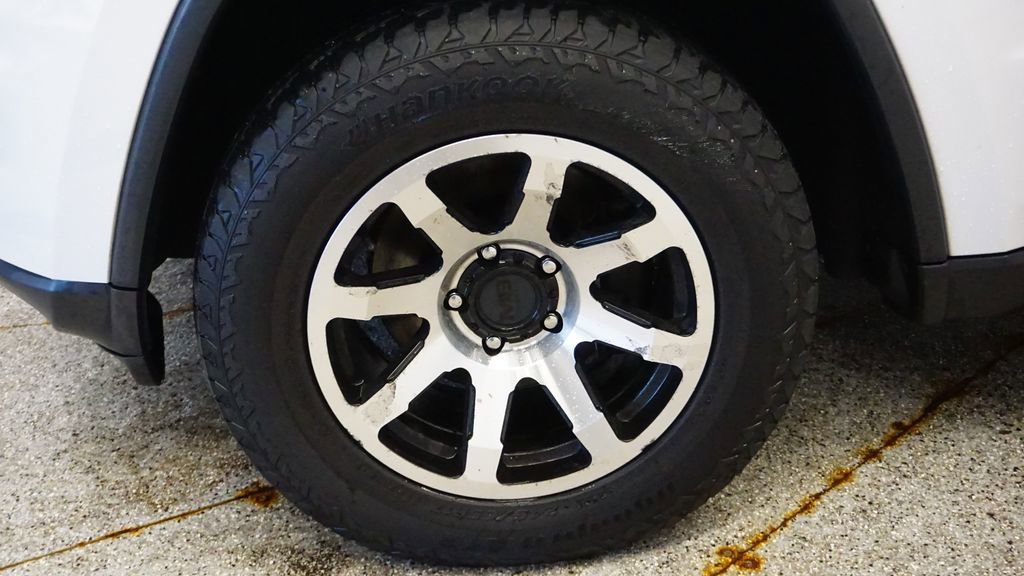 Certified 2017 Jeep Grand Cherokee Laredo w/ Quick Order Package 23E image 13