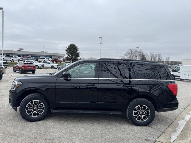 Certified 2024 Ford Expedition XLT image 5