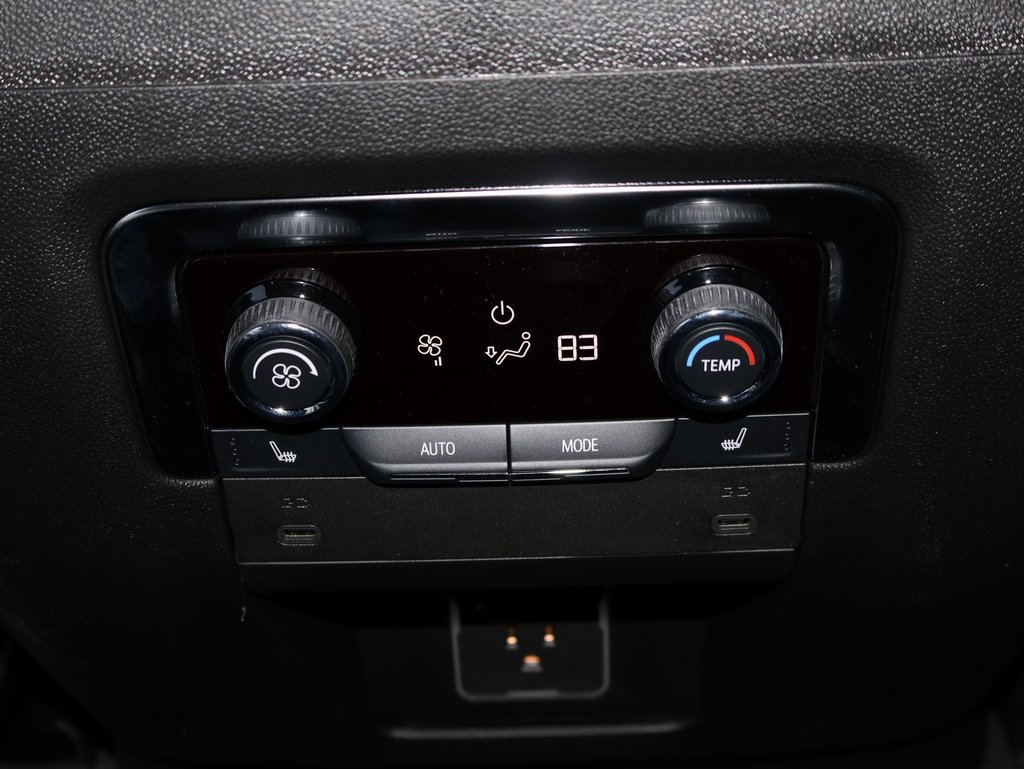 New 2025 Chevrolet Suburban High Country image 31