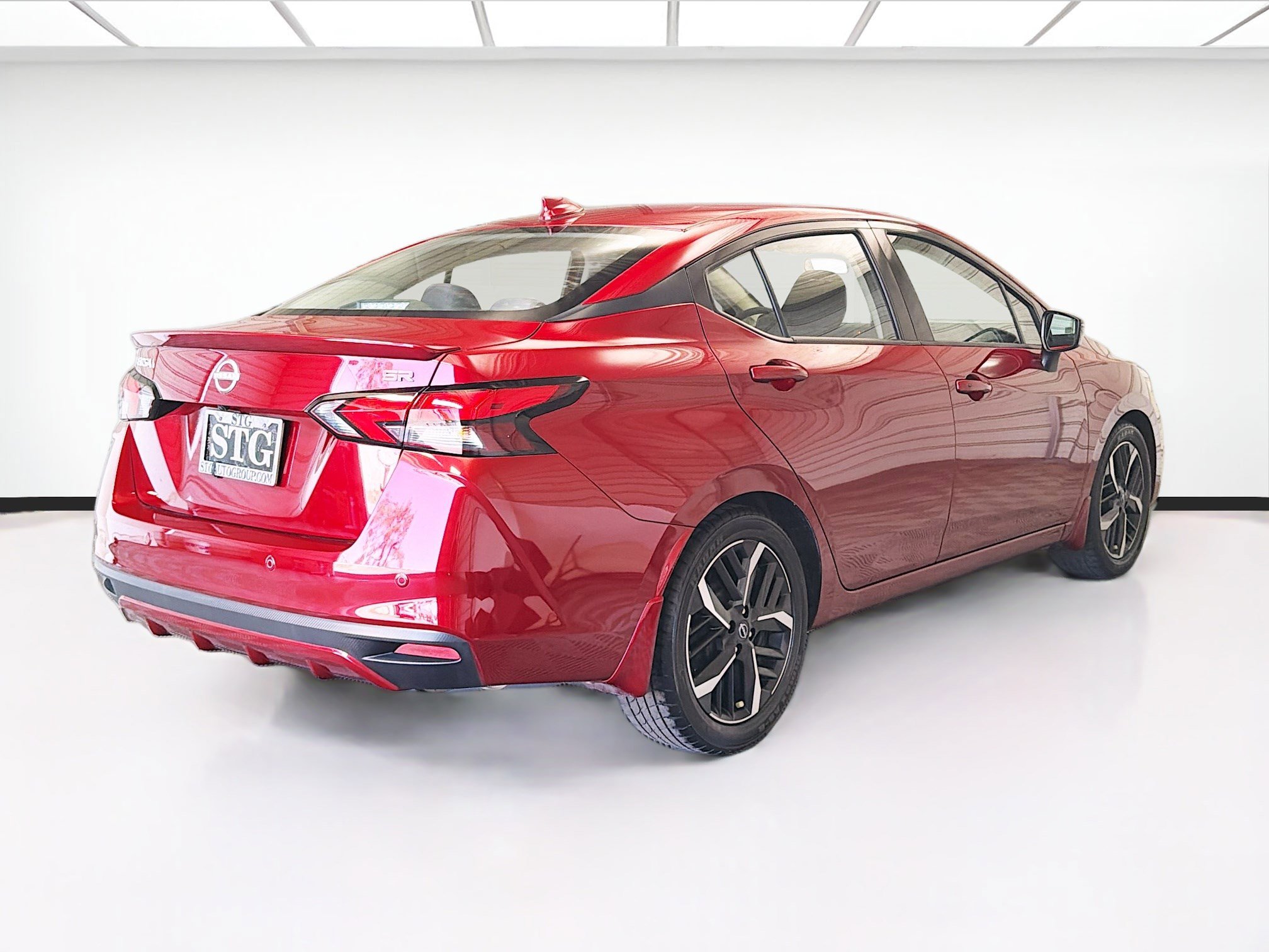 Used 2023 Nissan Versa SR w/ Trunk Package image 4