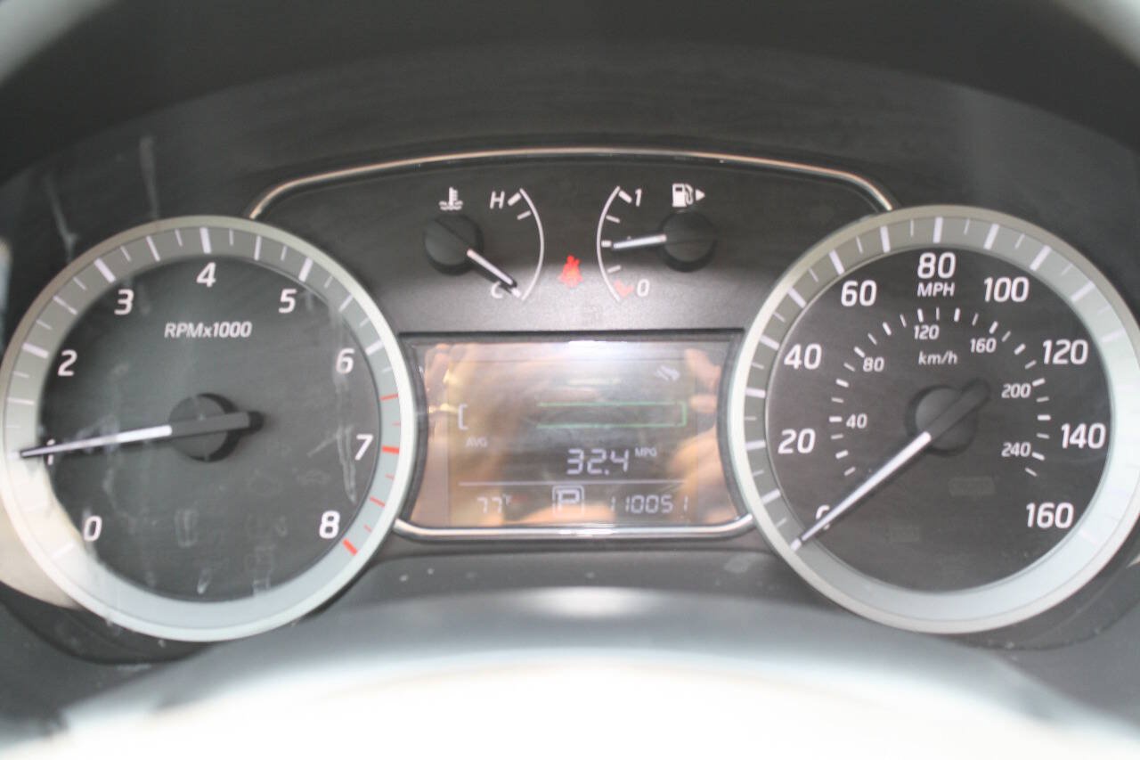 Used 2015 Nissan Sentra SV w/ Cold Weather Package FWD image 7