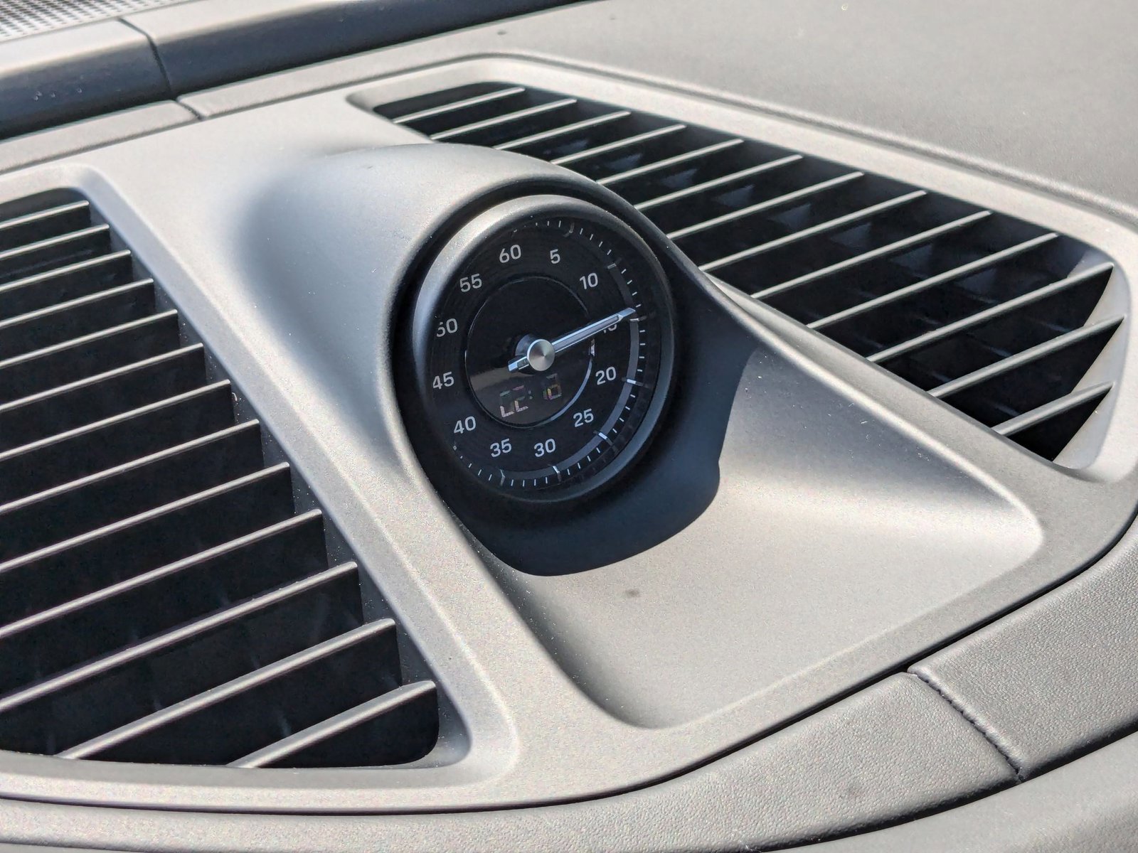 New 2024 Porsche Macan 4 Electric image 22