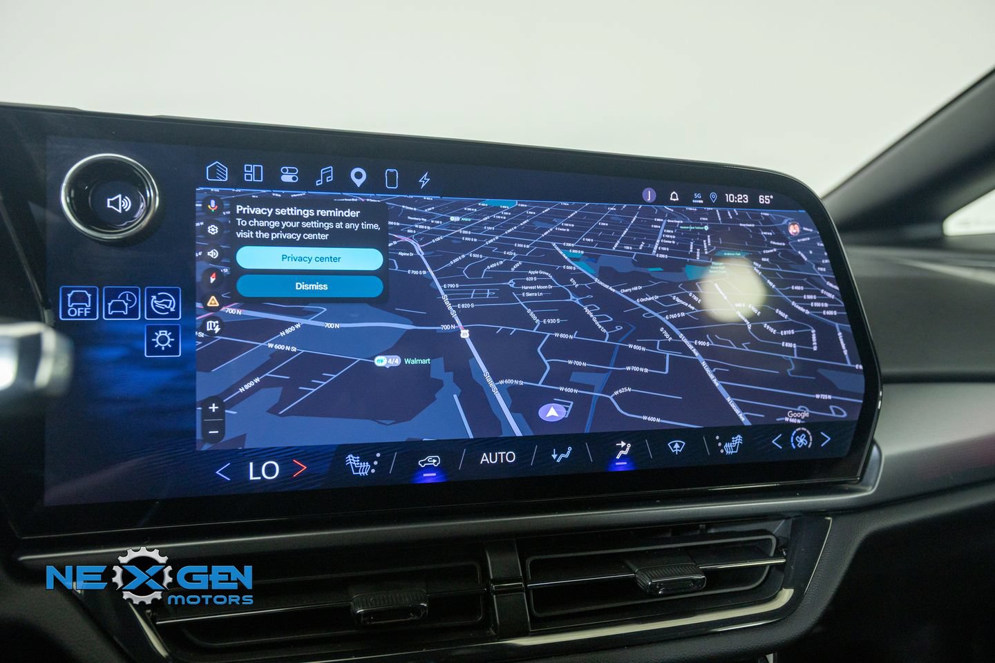 Used 2024 Chevrolet Equinox EV RS FWD image 22