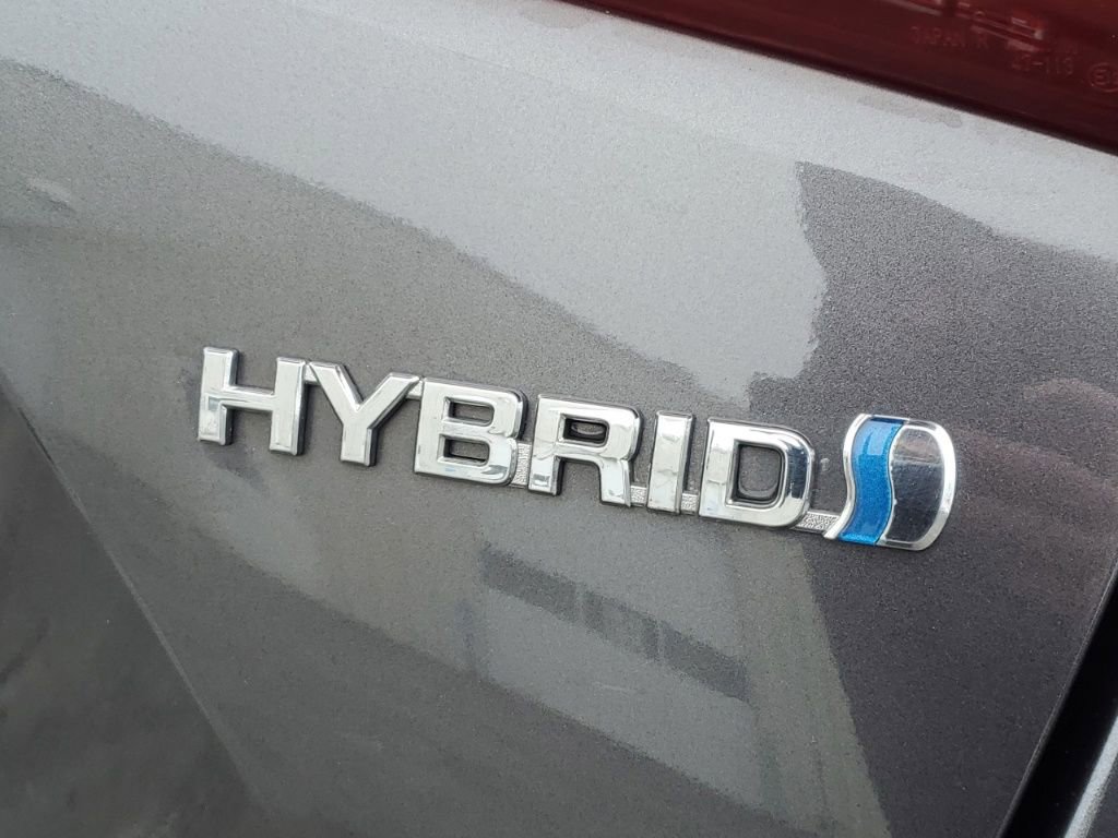 Used 2021 Toyota Prius LE image 8