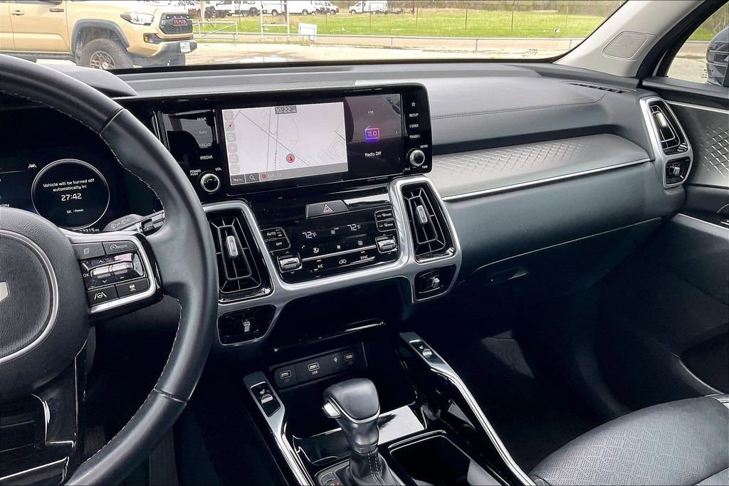 Used 2023 Kia Sorento SX image 9
