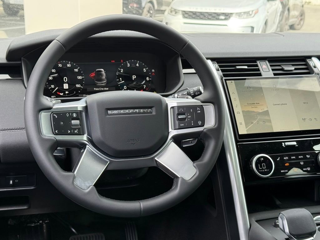 Certified 2025 Land Rover Discovery S AWD/4WD image 24