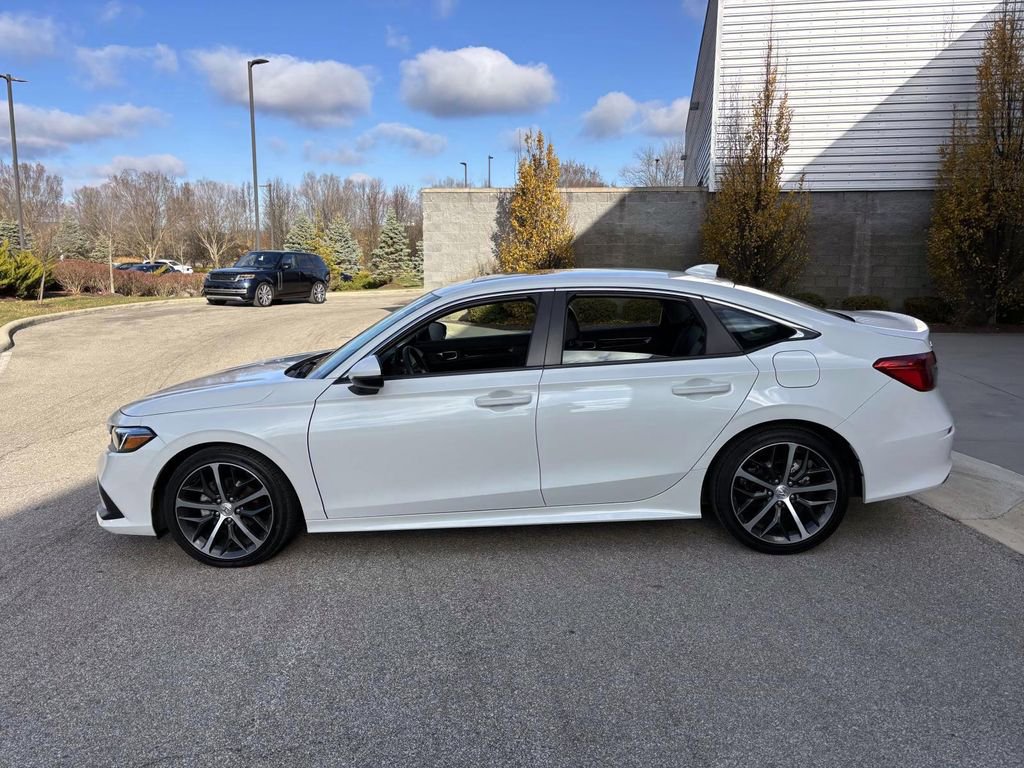 Used 2024 Honda Civic Touring image 4