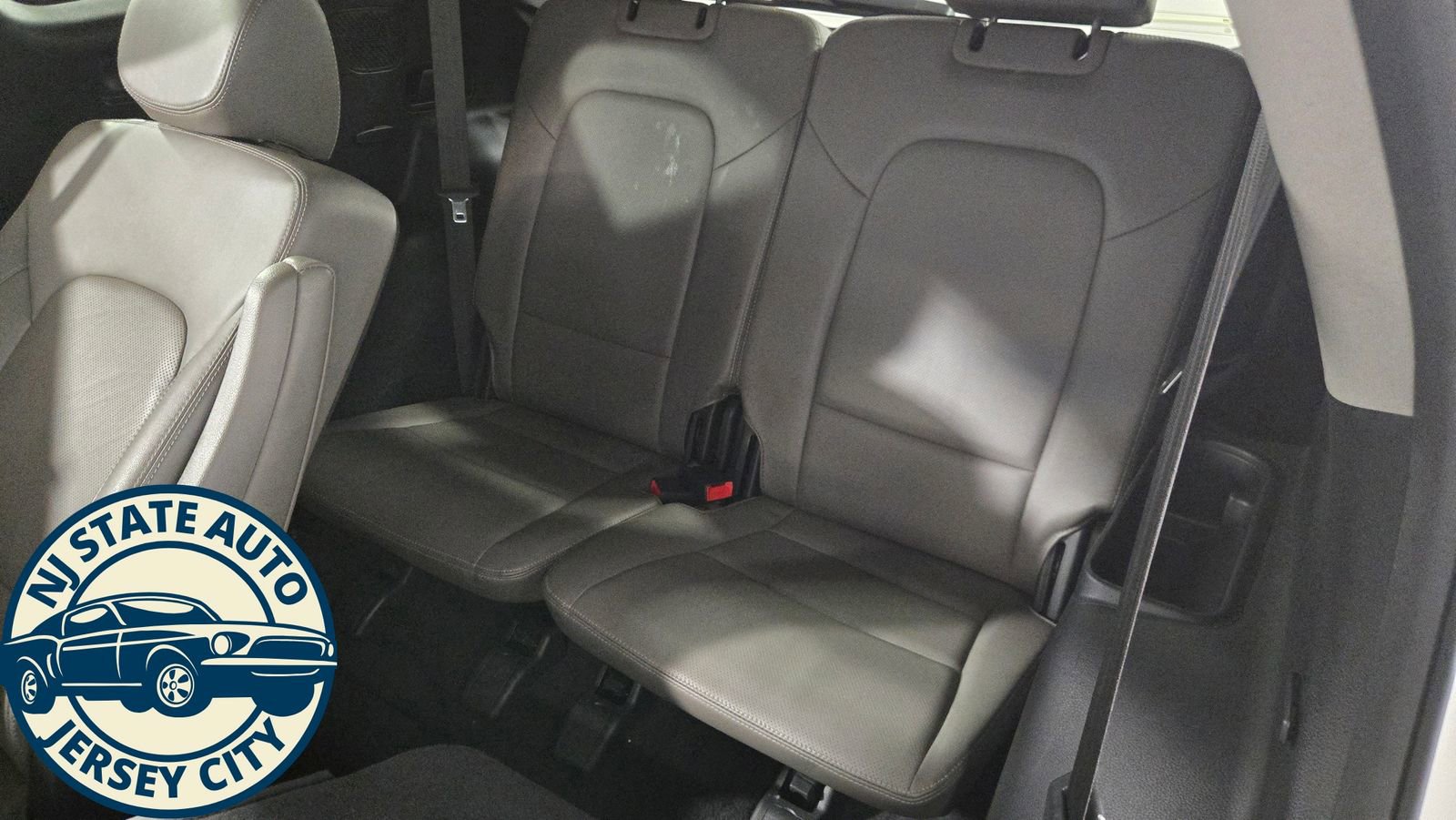 Used 2019 Hyundai Santa Fe XL AWD/4WD image 32