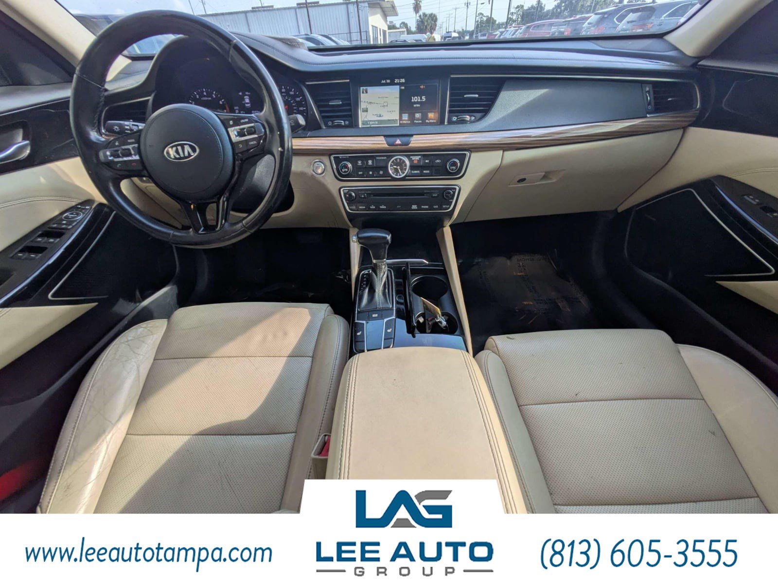 Used 2017 Kia Cadenza Premium w/ Luxury Package FWD image 13