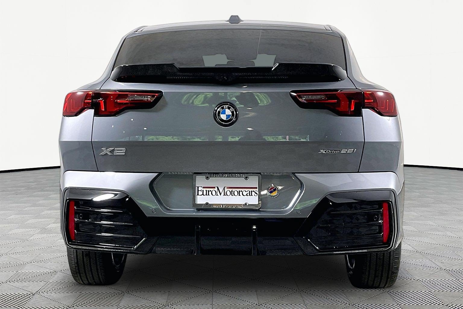 New 2026 BMW X2 xDrive28i AWD/4WD image 5