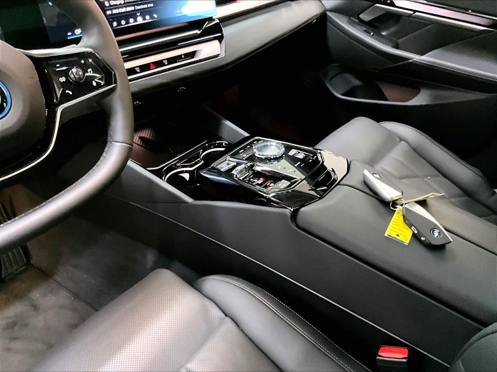 Used 2024 BMW i5 eDrive40i w/ Executive Package RWD image 19