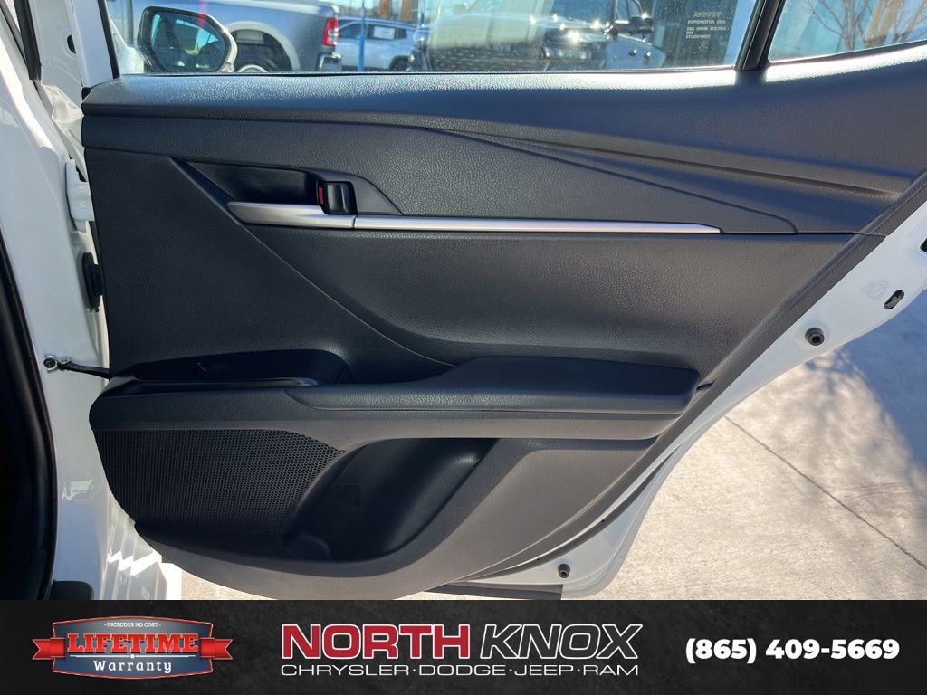 Used 2025 Toyota Camry SE image 22
