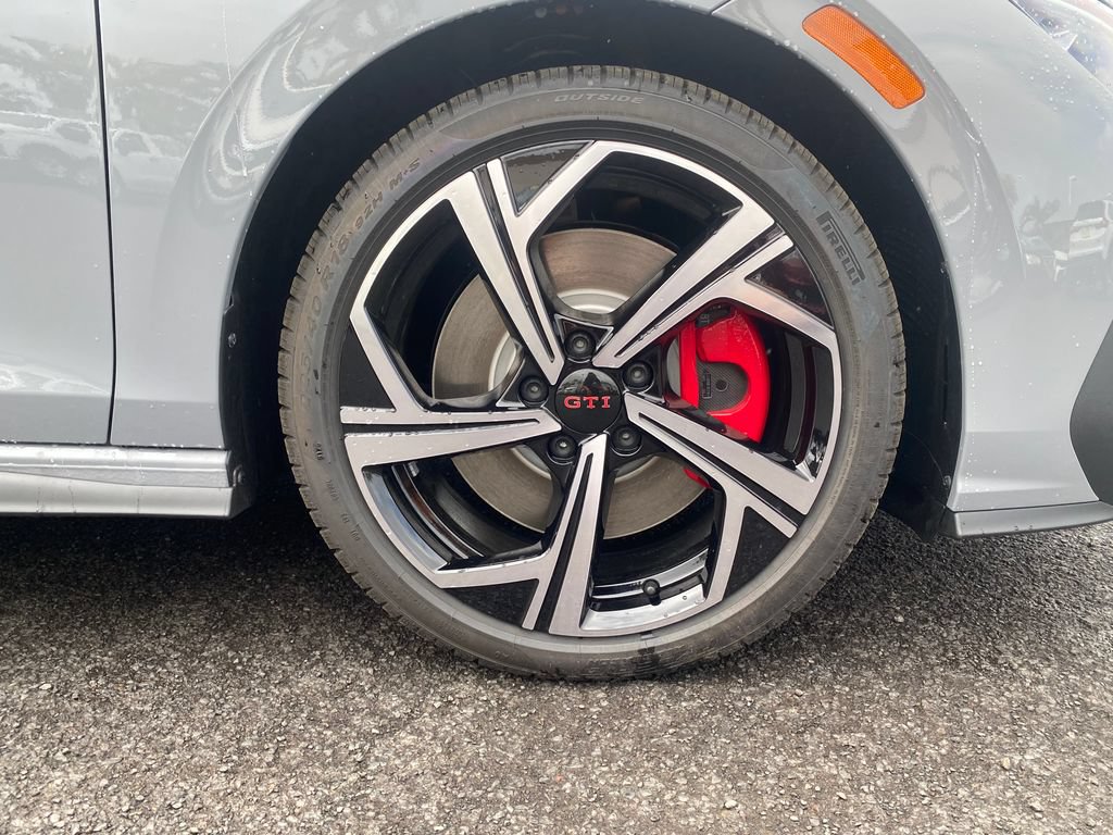 New 2026 Volkswagen GTI SE FWD image 9