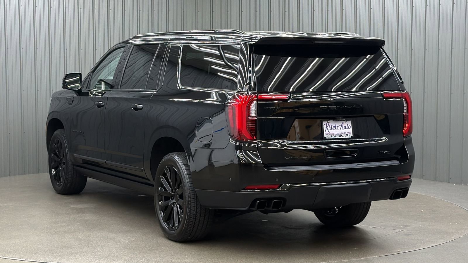 Used 2025 GMC Yukon XL Denali w/ Sun & Power Step Package image 3