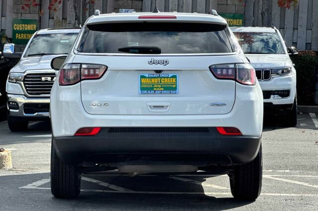 Used 2024 Jeep Compass Latitude image 5