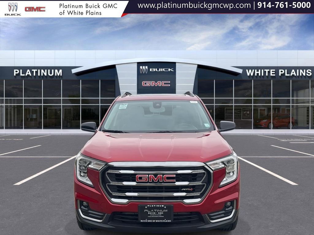 Used 2024 GMC Terrain AT4 image 2