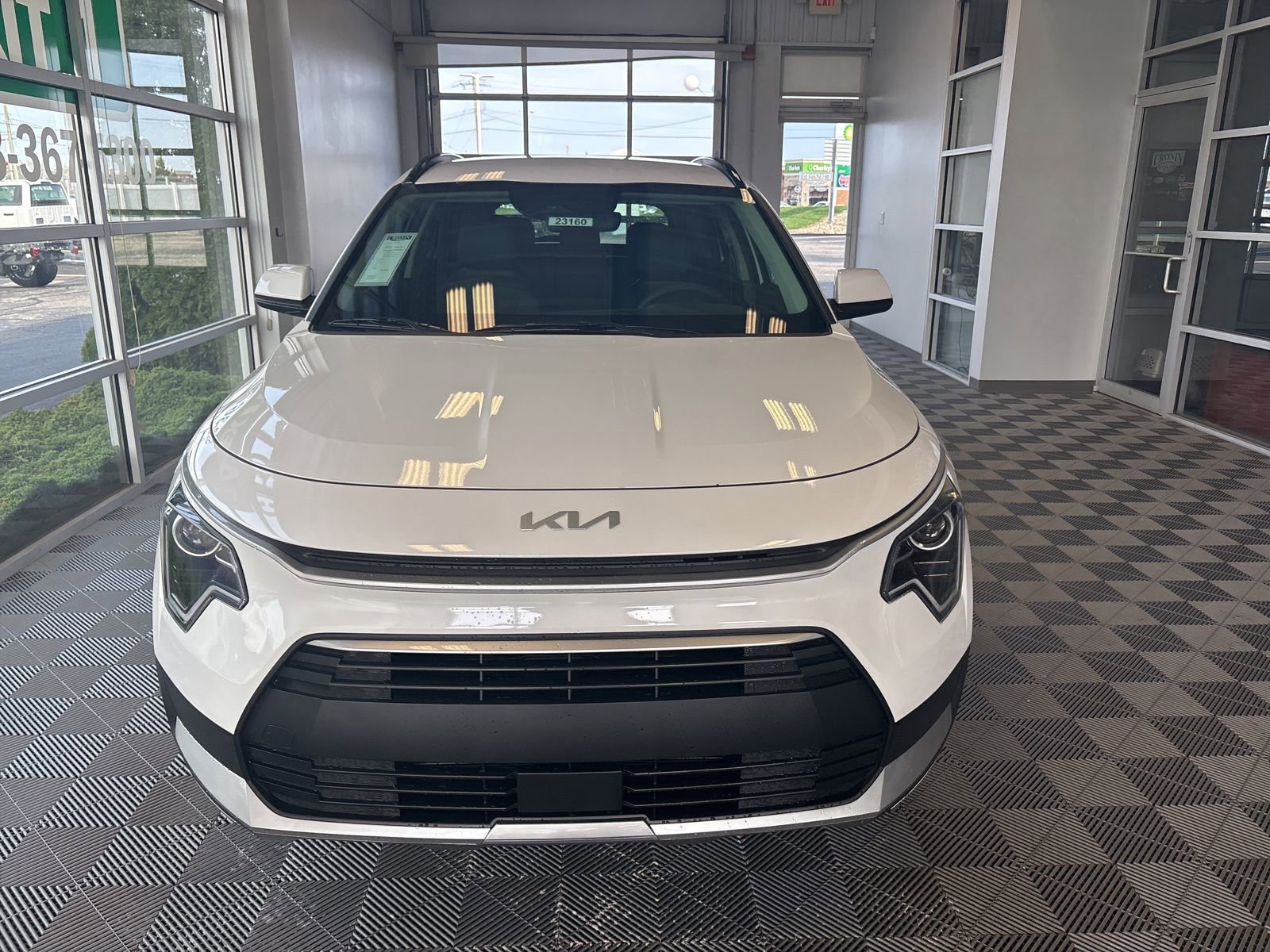 New 2025 Kia Niro EX image 2