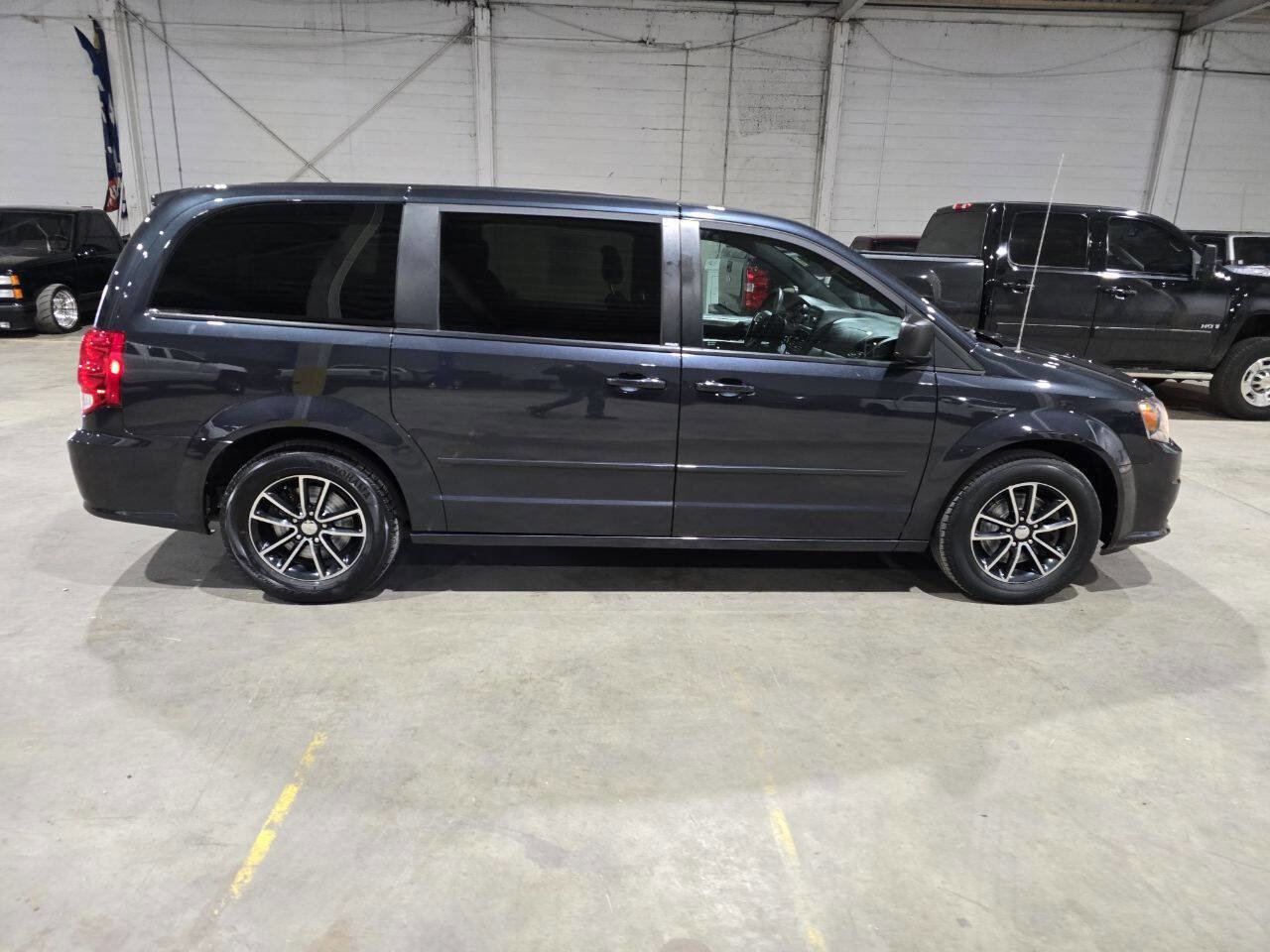 Used 2014 Dodge Grand Caravan SE w/ Quick Order Package 29E SE FWD image 13