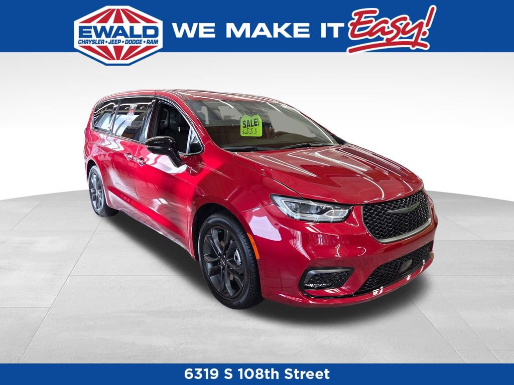 New 2026 Chrysler Pacifica Select