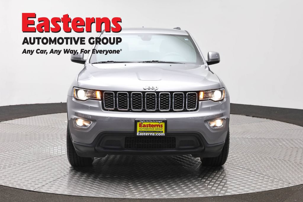 Used 2021 Jeep Grand Cherokee Laredo AWD/4WD image 2