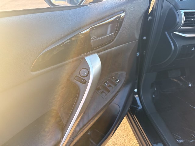 Used 2018 Mitsubishi Eclipse Cross LE AWD/4WD image 11