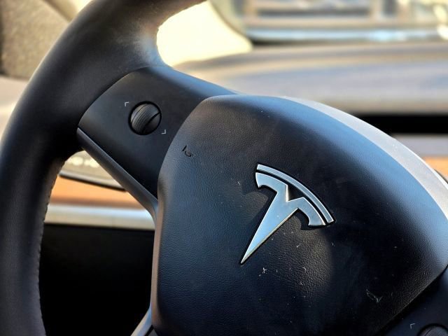 Used 2019 Tesla Model 3 Long Range AWD/4WD image 13