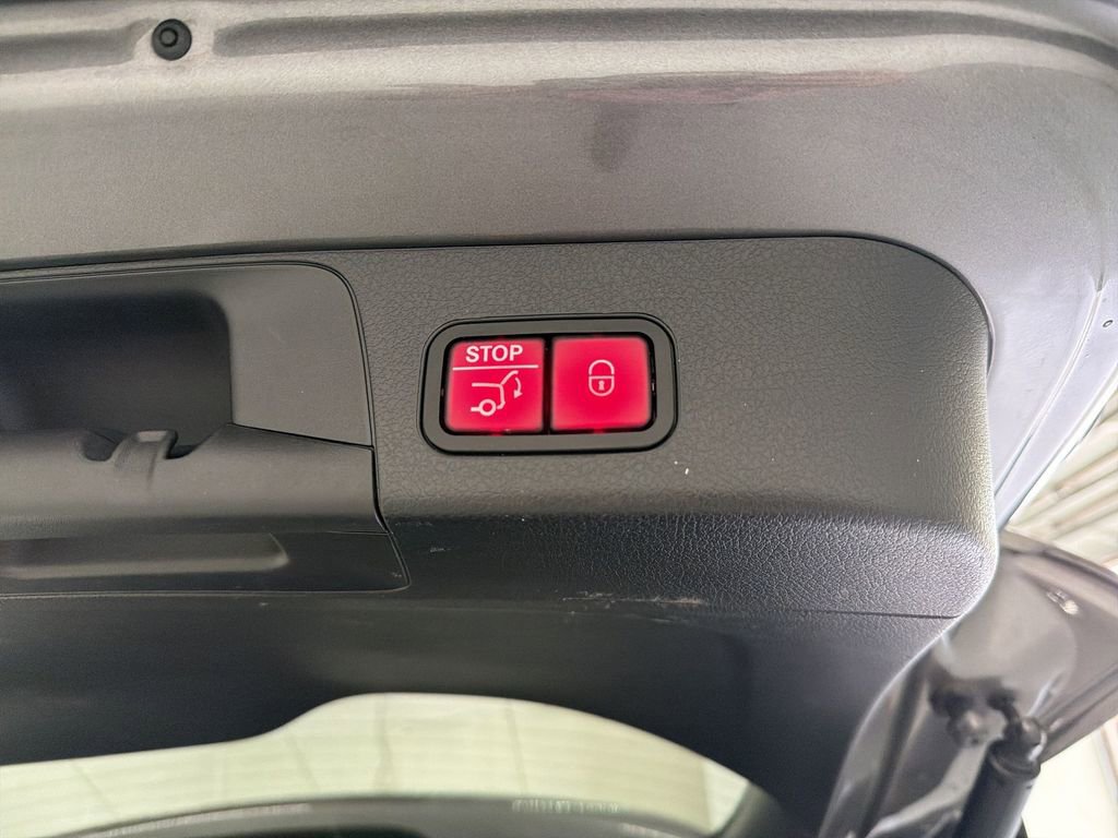 Used 2021 Mercedes-Benz GLB 250 GLB 250 image 17