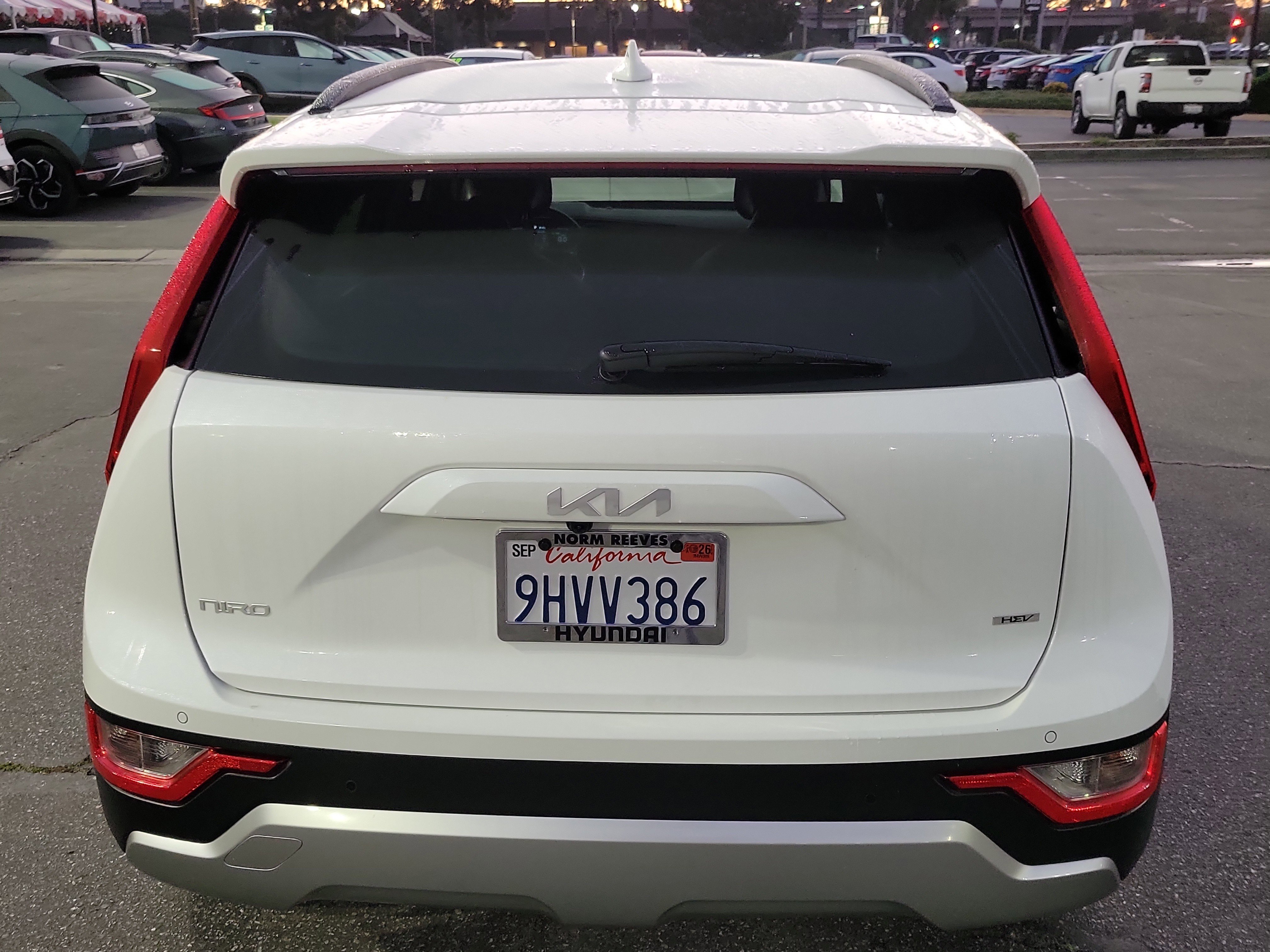 Used 2023 Kia Niro EX image 18