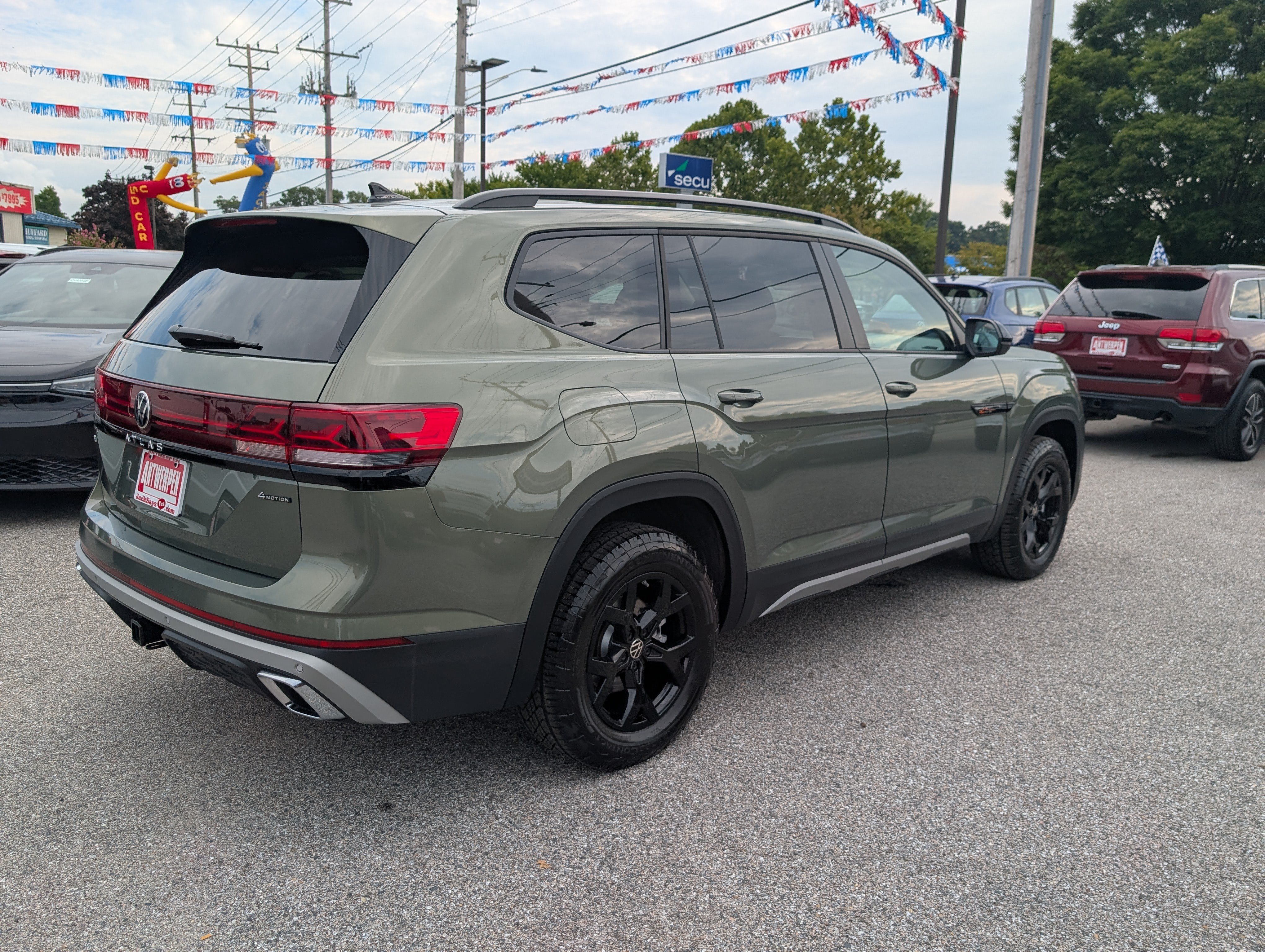 Used 2026 Volkswagen Atlas Peak Edition AWD/4WD image 3