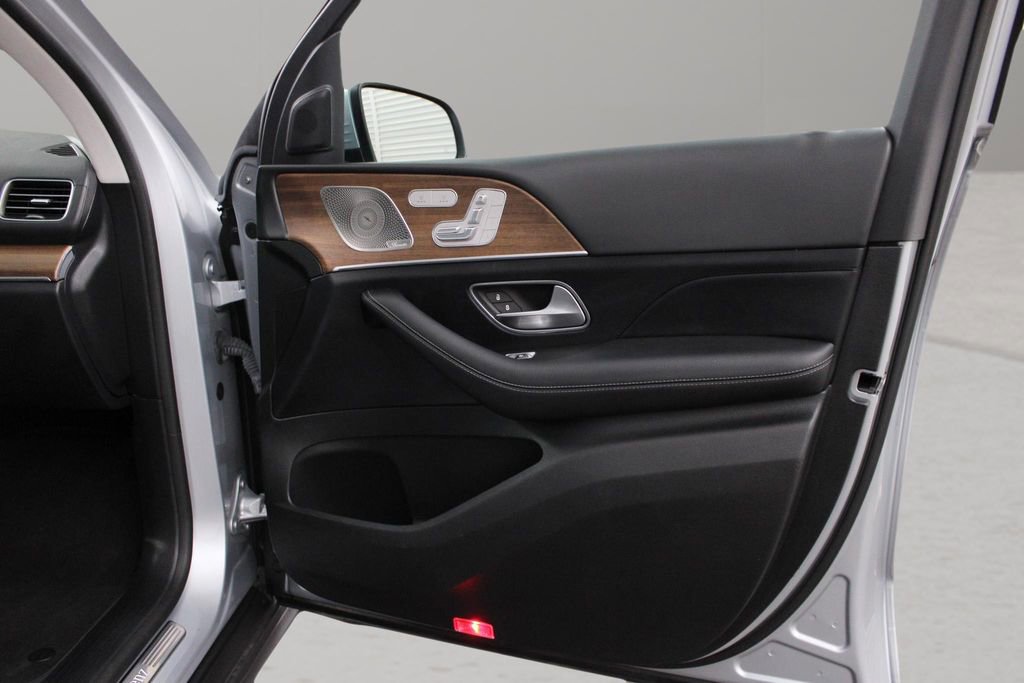 Used 2023 Mercedes-Benz GLS 450 4MATIC image 54