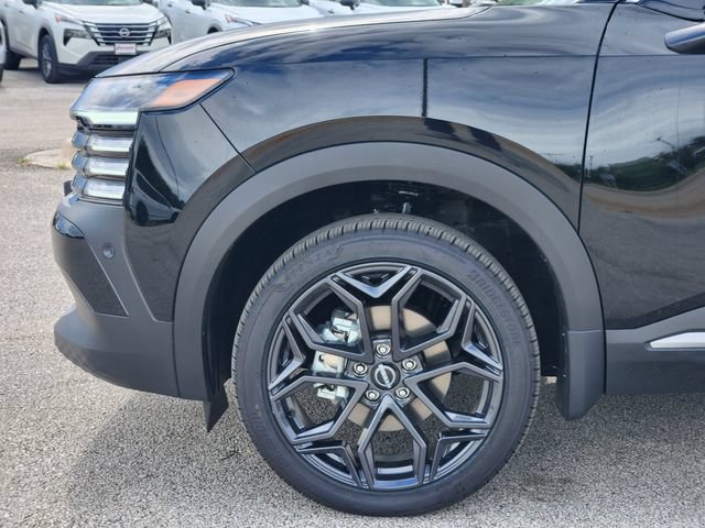 New 2025 Nissan Kicks SR FWD image 5