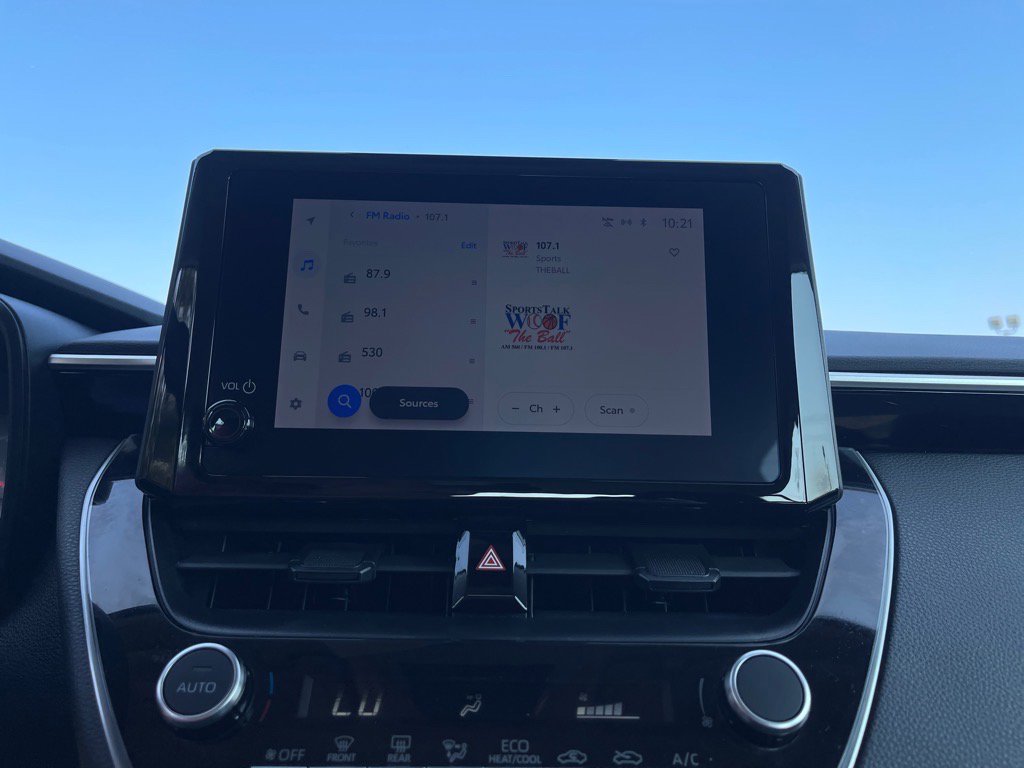 Used 2024 Toyota Corolla LE image 5