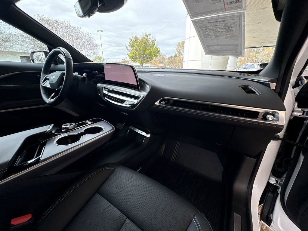 Certified 2025 Cadillac Lyriq Luxury w/ LPO, Floor Liner Package image 30