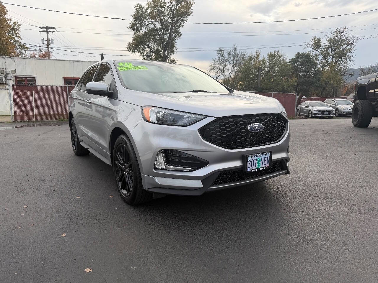 Used 2021 Ford Edge ST-Line w/ Class II Trailer Tow Package image 2